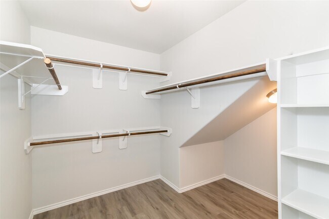 Building Photo - 8623 Doris Oaks Cir