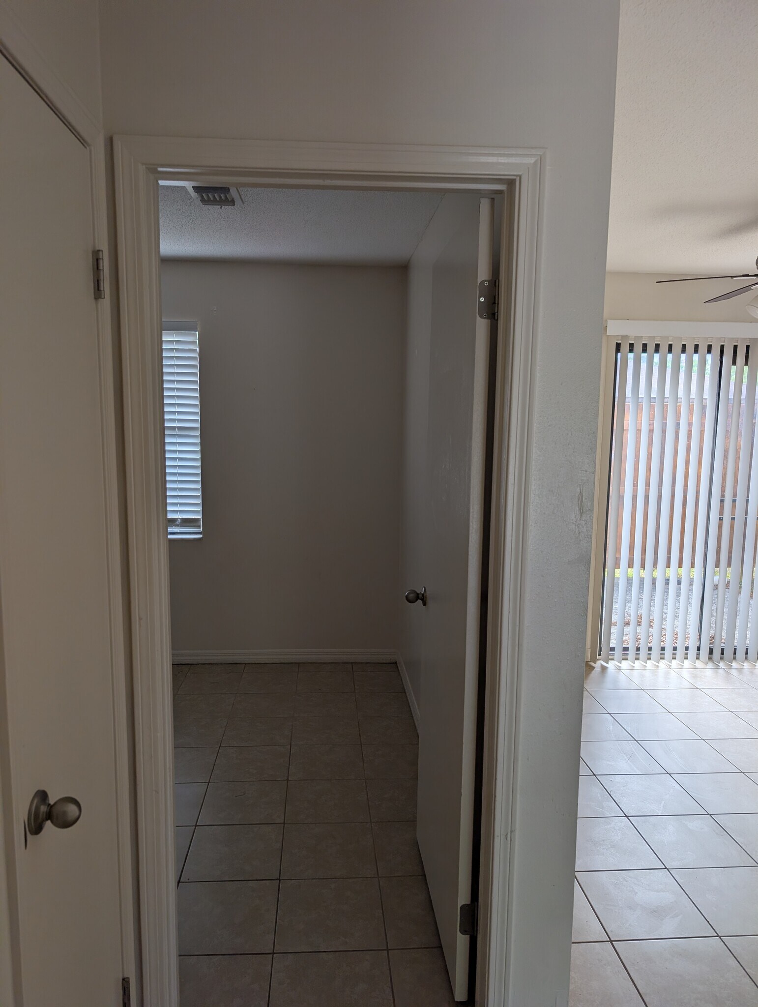 Building Photo - 371 NW Lake City Ave