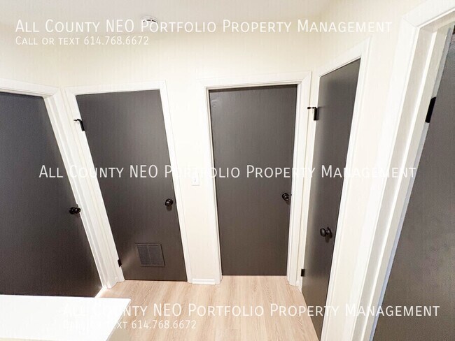 Building Photo - 376 Woodland Ave