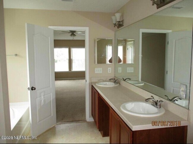Building Photo - 86339 Cartesian Pointe Dr