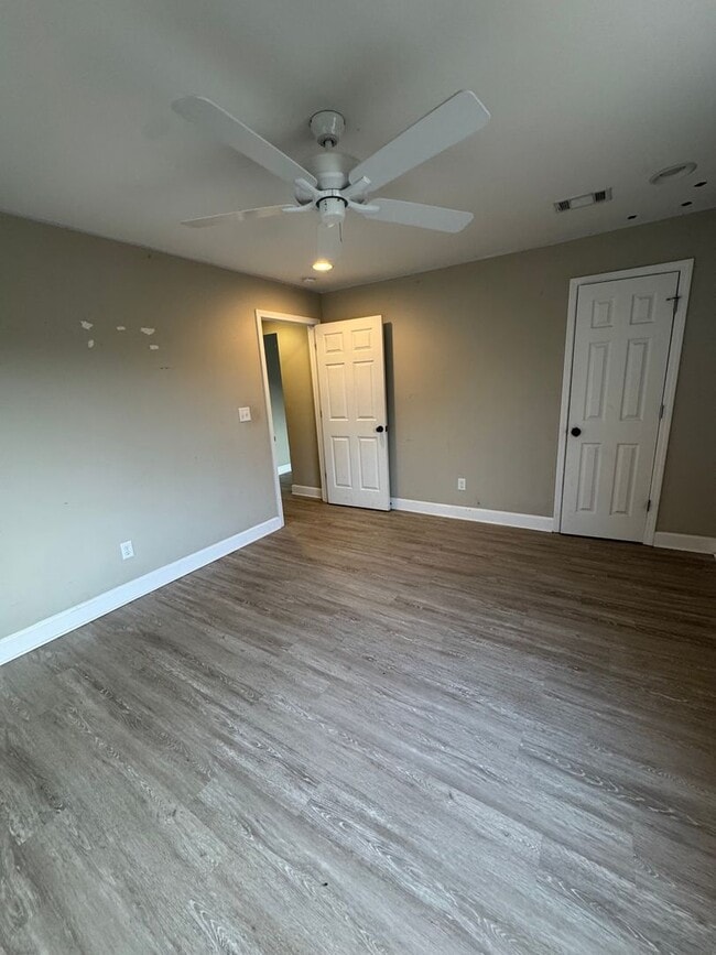 Building Photo - 3BR/1BA Northport