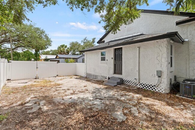 Building Photo - 2901 N 20th St