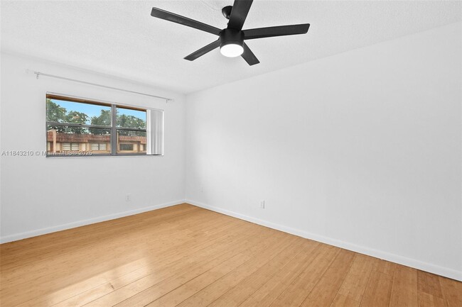 Building Photo - 50 Matador Ln