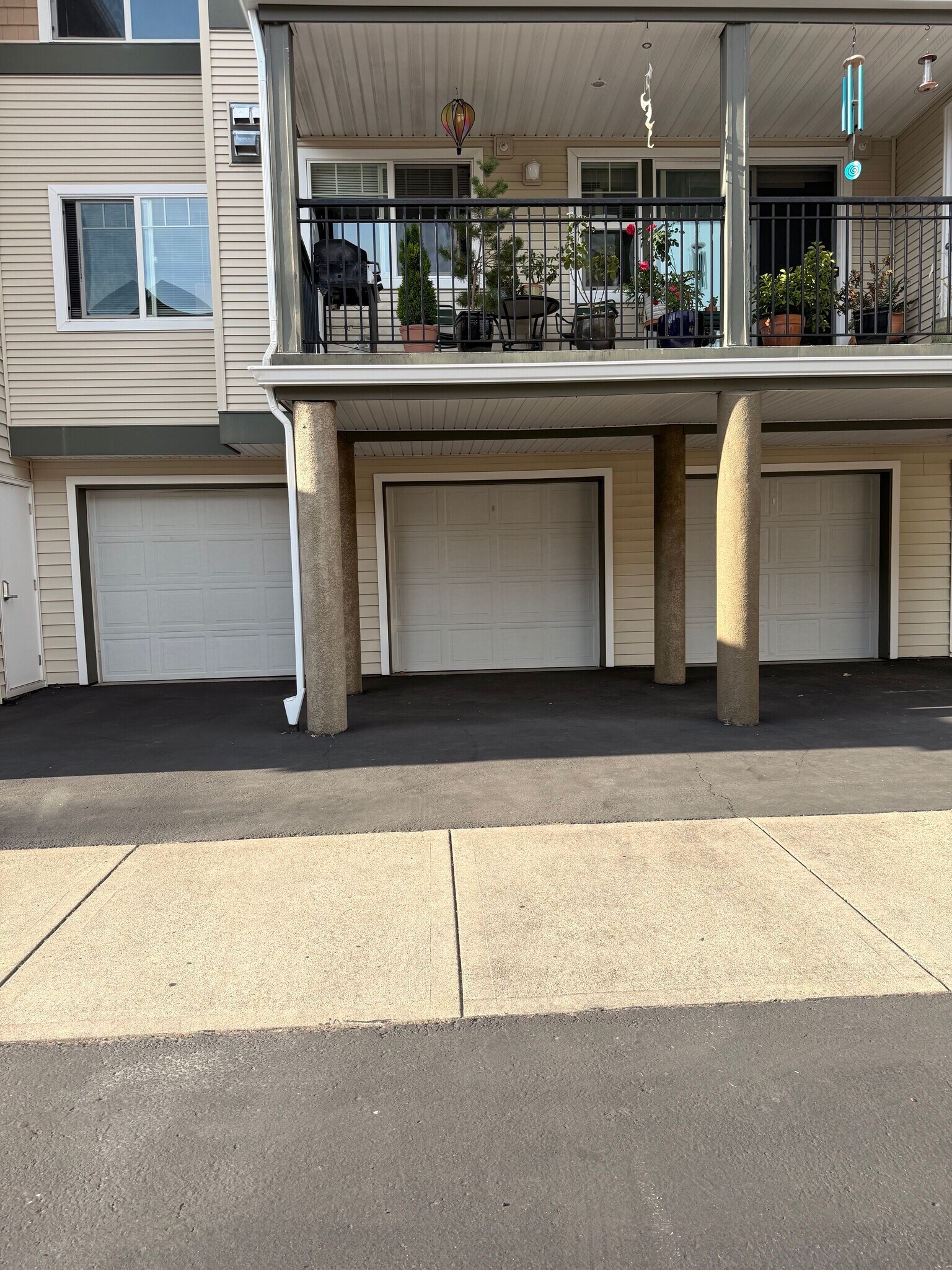 Building Photo - 770 NW 185th Ave