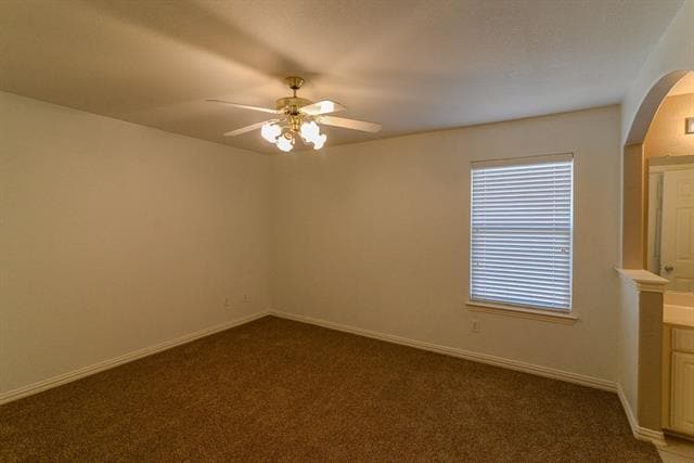 Building Photo - 9605 Pinehurst Dr