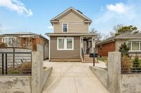 Building Photo - 22011 139th Ave Unit 2