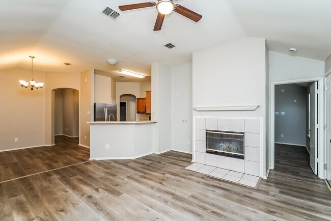 Building Photo - 5528 Spring Ridge Dr