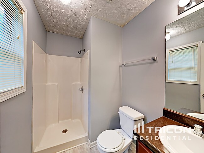 Building Photo - 1038 Wedgewood Ct NE