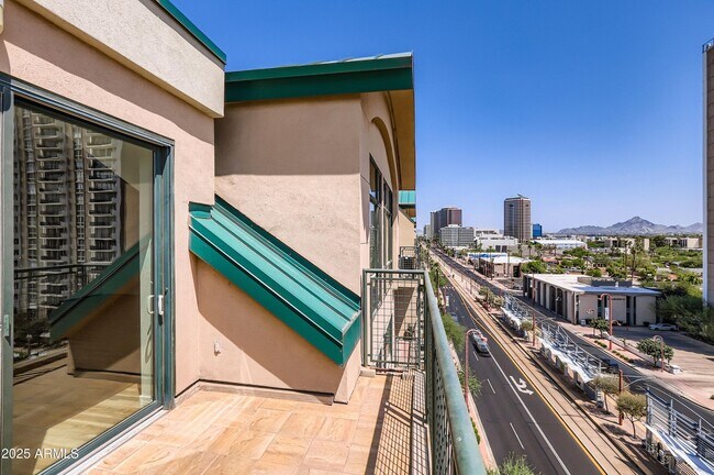 Building Photo - 2302 N Central Ave