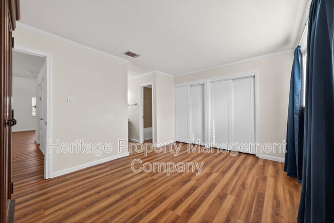 Building Photo - 609 Oak Park Dr