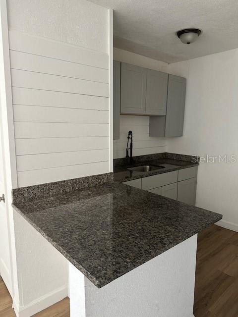 Building Photo - 221 N Saturn Ave