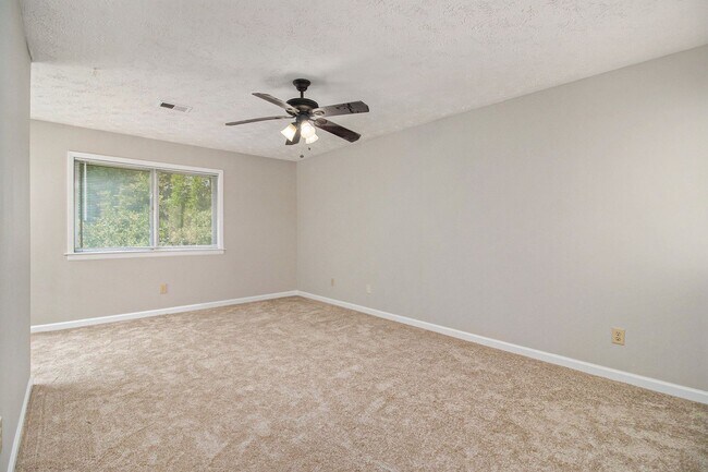 Building Photo - Fully Renovated 3BR/2BA Condo in Decatur!