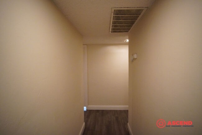 Building Photo - Phenomenal Home Located In Gated Community!