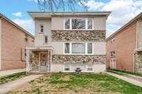 Building Photo - 5740 N Lowell Ave