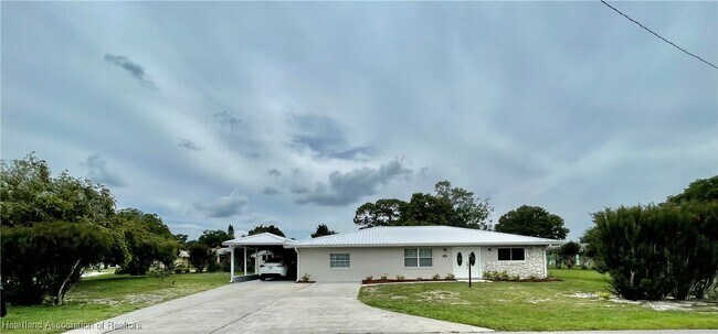 Building Photo - 1409 Palm Way