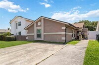 Building Photo - 10327 Parkcrest Dr