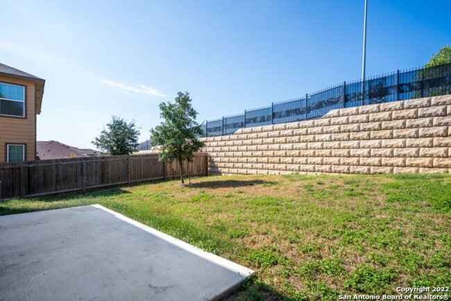 Building Photo - Comfortable Living in a Gated Community Near It All