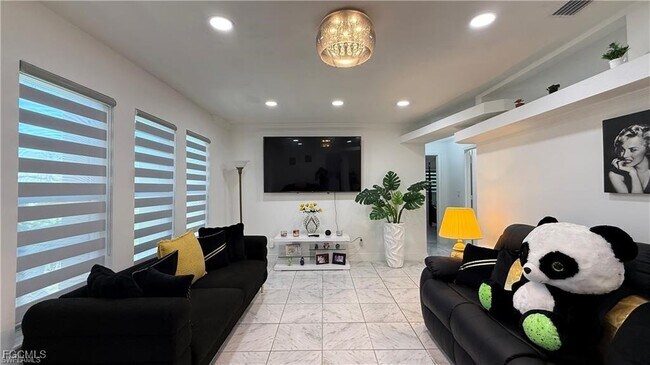 Building Photo - 1424 SE 22nd Terrace