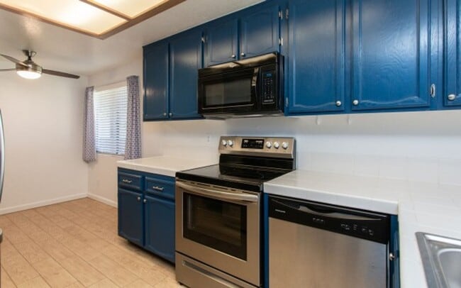 Building Photo - Renovated 3 bedroom 2 bath condo