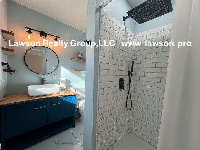 Building Photo - Peaceful Retreat with Outdoor Space-Botetourt County