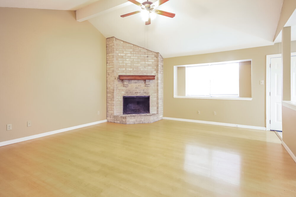 Building Photo - 16530 Quail Park Dr