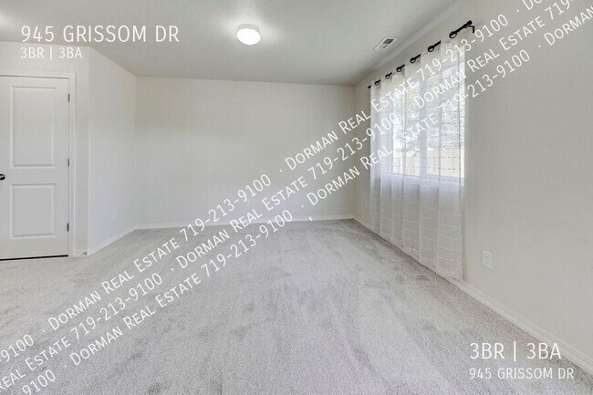 Building Photo - 945 Grissom Dr.