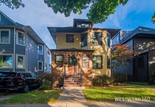 Building Photo - 4037 N Hamlin Ave