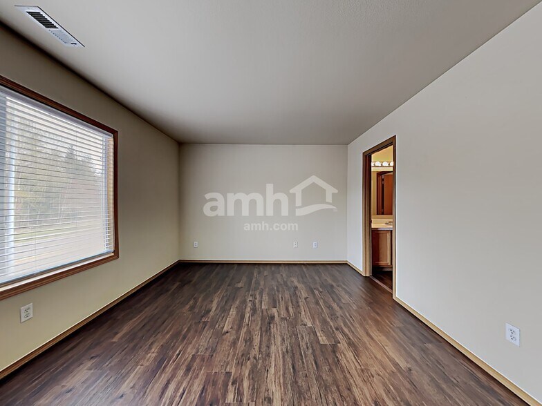 Building Photo - 13023 158th Street Ct E