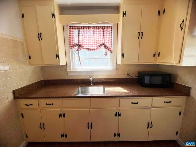 Building Photo - 1101 Grove St