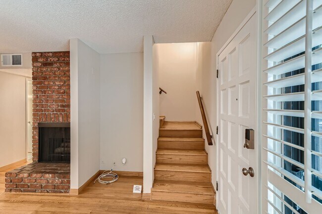 Building Photo - Freshly Updated 2-Bedroom Condo with Attached Garage in Gated Winnetka Community