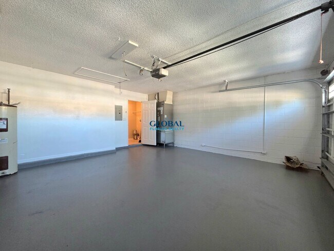 Building Photo - Prime Kissimmee Rental in Lakeside Estates!