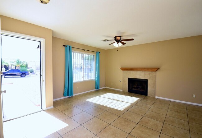 Building Photo - Spacious 2 Bedroom, 2 Bath Single-Story Home