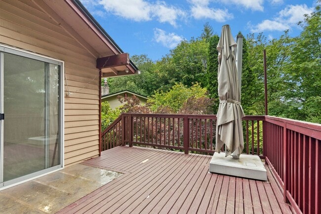 Building Photo - 4bd/2.5ba Bellevue Home
