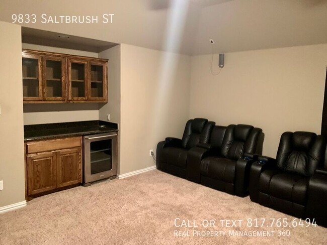 Building Photo - 9833 Saltbrush St