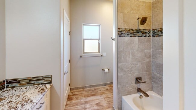 Building Photo - 490 Montecito Dr