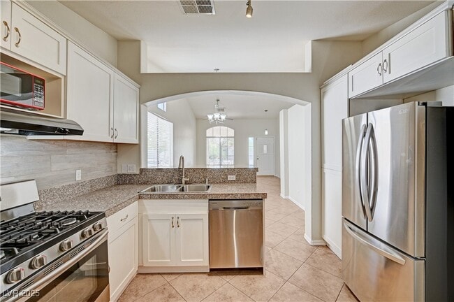 Building Photo - 9845 Lenox Crest Pl