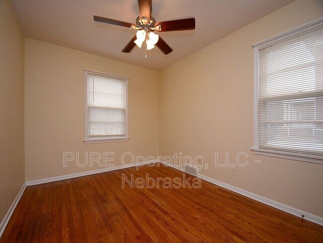 Building Photo - 210 N 32nd Ave