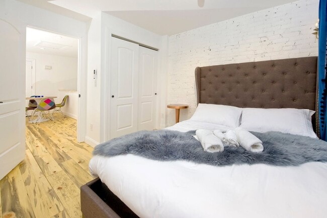 Building Photo - 2 & 3 Bedroom Units in the Dwight Street H...