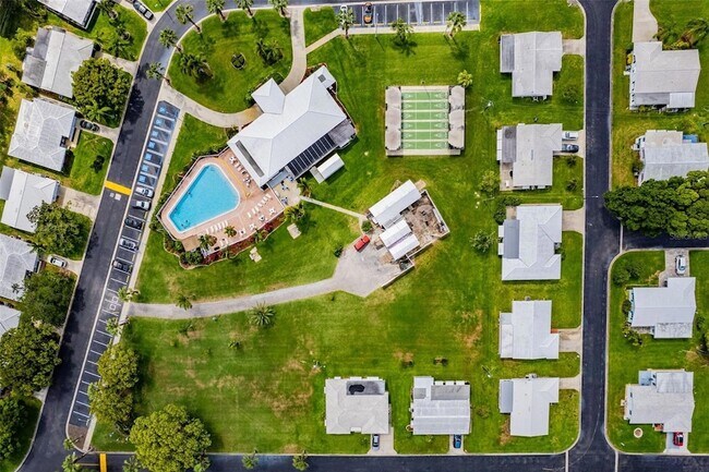 Building Photo - 9032 Mission Oaks Blvd