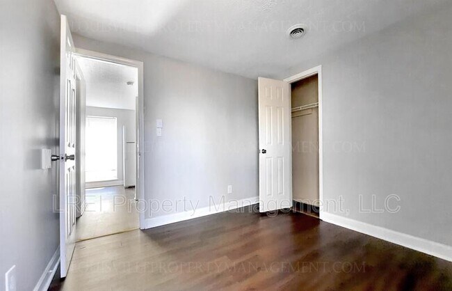 Building Photo - 2311 Rodman St