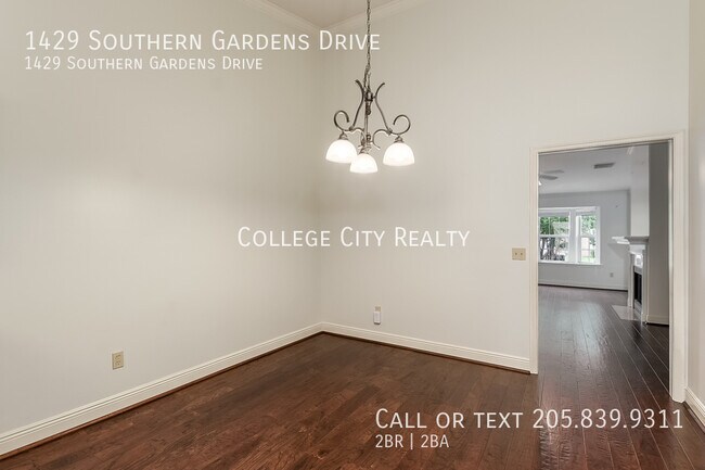 Building Photo - 1429 Southern Gardens Dr