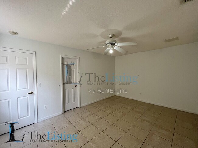 Building Photo - 327-5 Coconut Palm Way