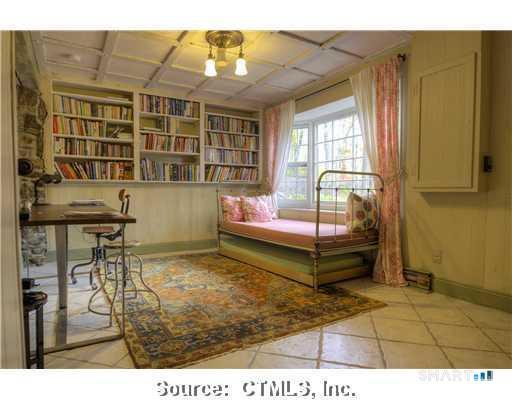 Building Photo - 38 Strawberry Ridge Rd