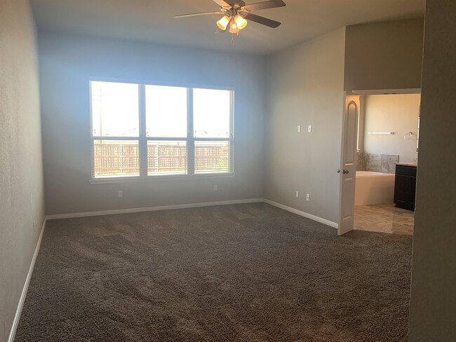 Building Photo - 8302 Pleasant Trail Dr
