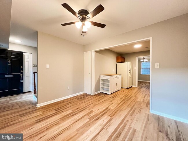 Building Photo - 10863 Bucknell Dr