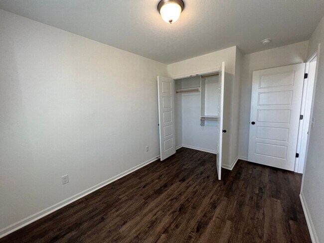 Building Photo - New 3 Bedroom Townhome ($999 Per Month)