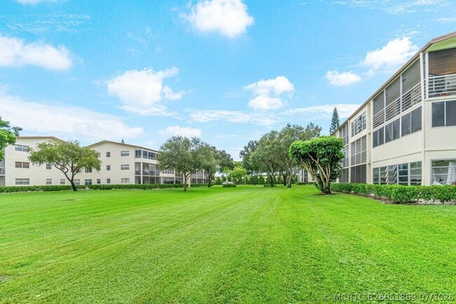 Building Photo - 74 Mansfield B
