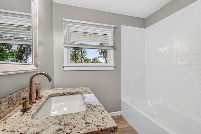 Building Photo - Move-In Ready Home in Hanahan