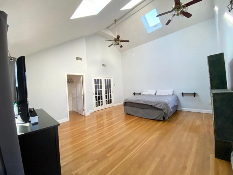 Building Photo - 6 Franklin St