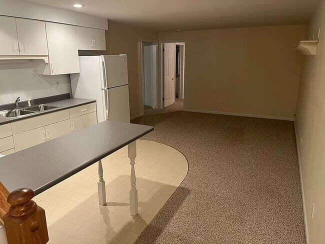 Building Photo - 4-bedroom 3 bath home in Saint joseph